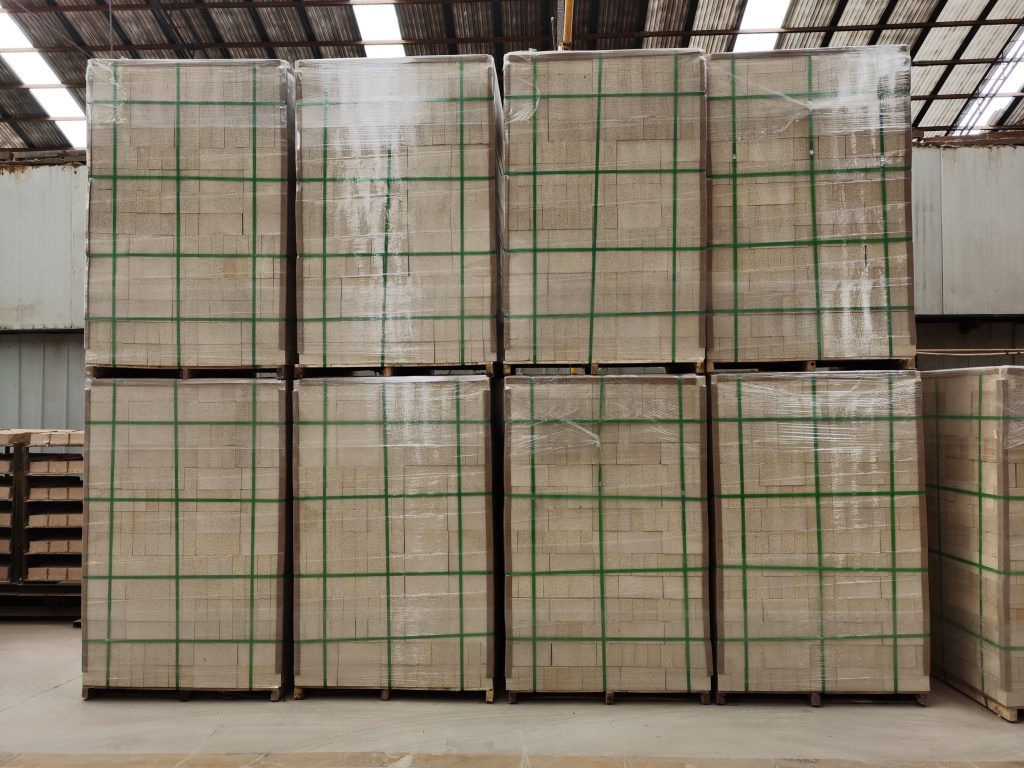 0.8 高鋁聚輕保溫磚T-3 保溫磚廠家_輕質(zhì)磚理化指標(biāo)_輕質(zhì)保溫磚價格