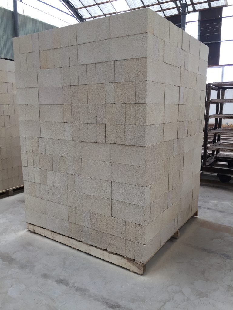 0.8 高鋁聚輕保溫磚T-3 保溫磚廠家_輕質(zhì)磚理化指標(biāo)_輕質(zhì)保溫磚價格